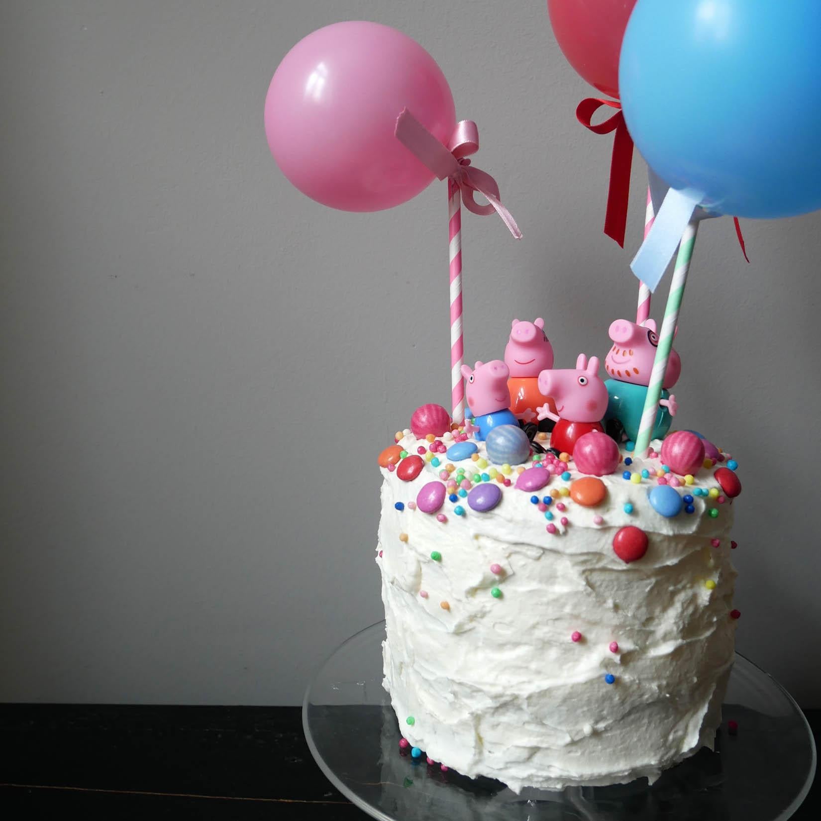 Jetzt wird's bunt! - eine märchenhafte Regenbogen-Torte