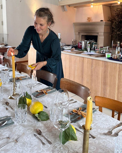 Gedeckter Tisch in Hazelnut House