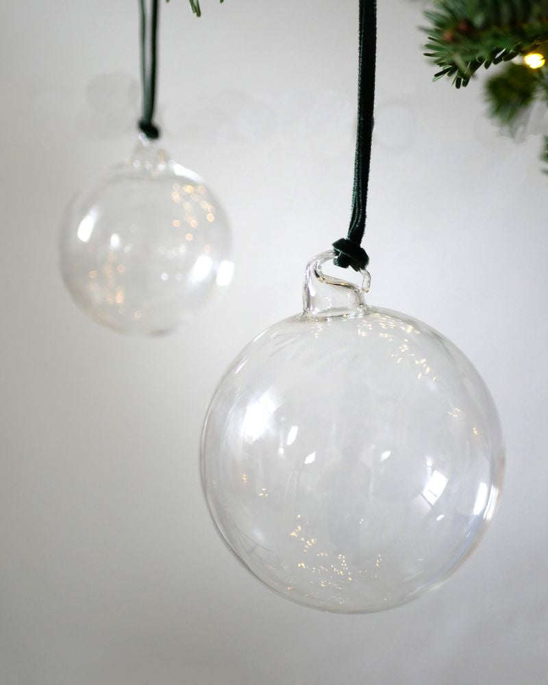 Glaskugel - mundgeblasen, weiß