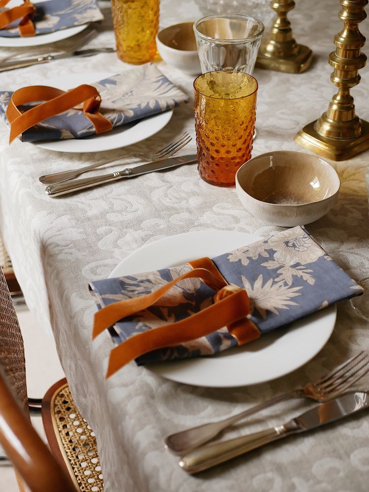 Leinen Tischdecke Jacquard Sand mit Quasten