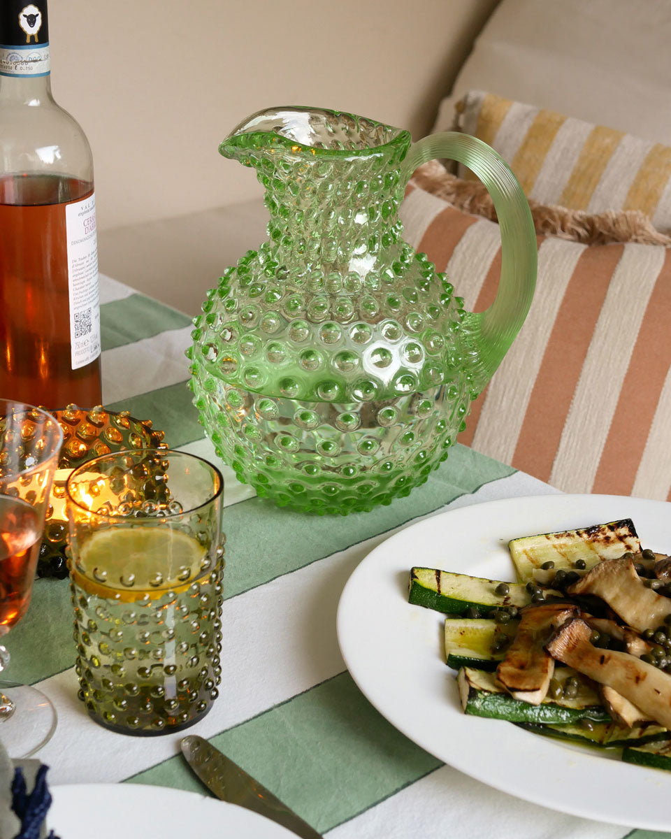 Krug mit Noppen in Limettengrün