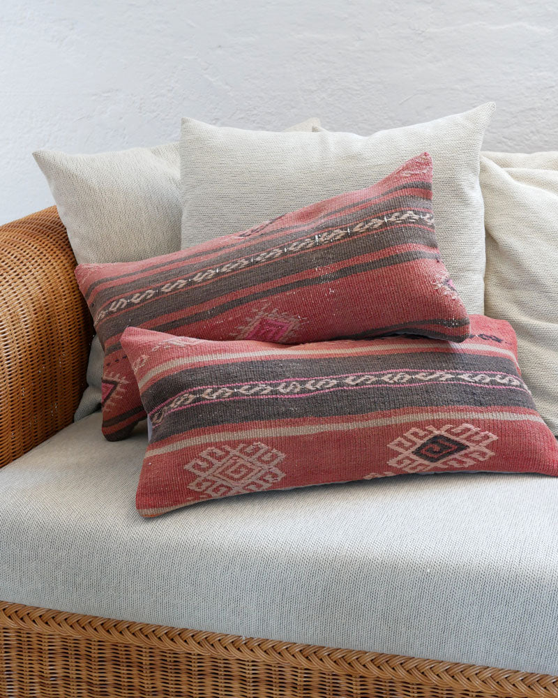 Kelim-Kissen 60 x 30 cm mit Streifen in Rot