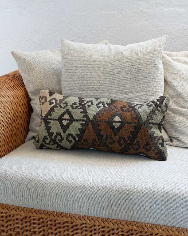 Kelim-Kissen 60 x 30 cm in braun und salbeigrün