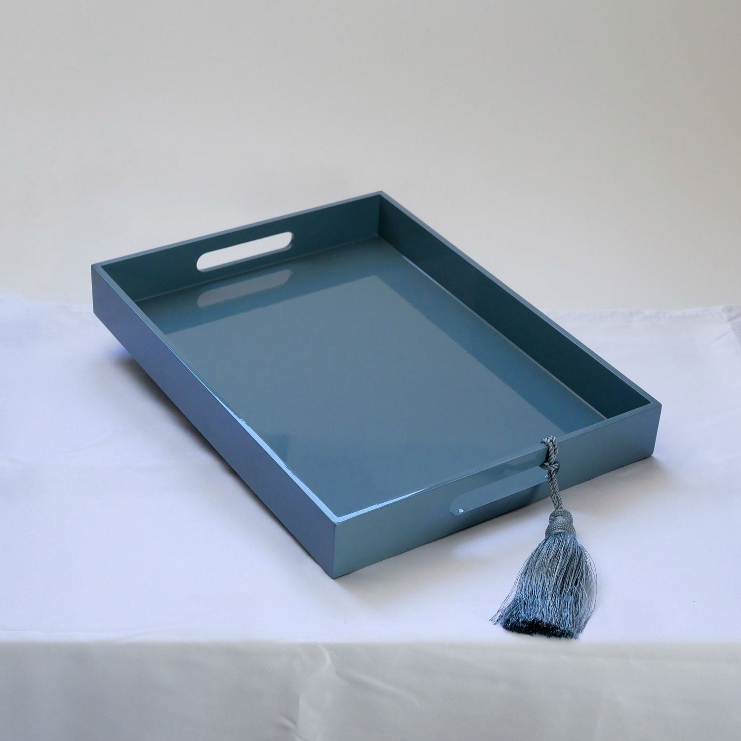 Lacktablett rechteckig 30x40cm mit Quaste