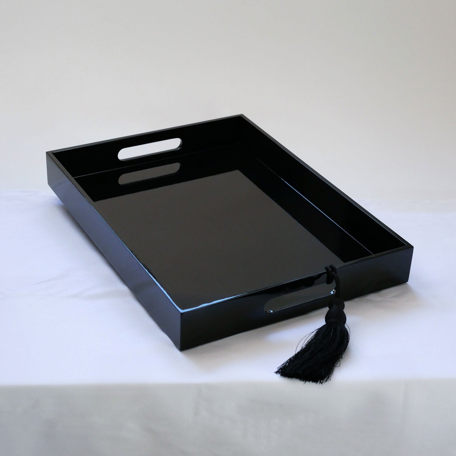 Lacktablett rechteckig 30x40cm mit Quaste