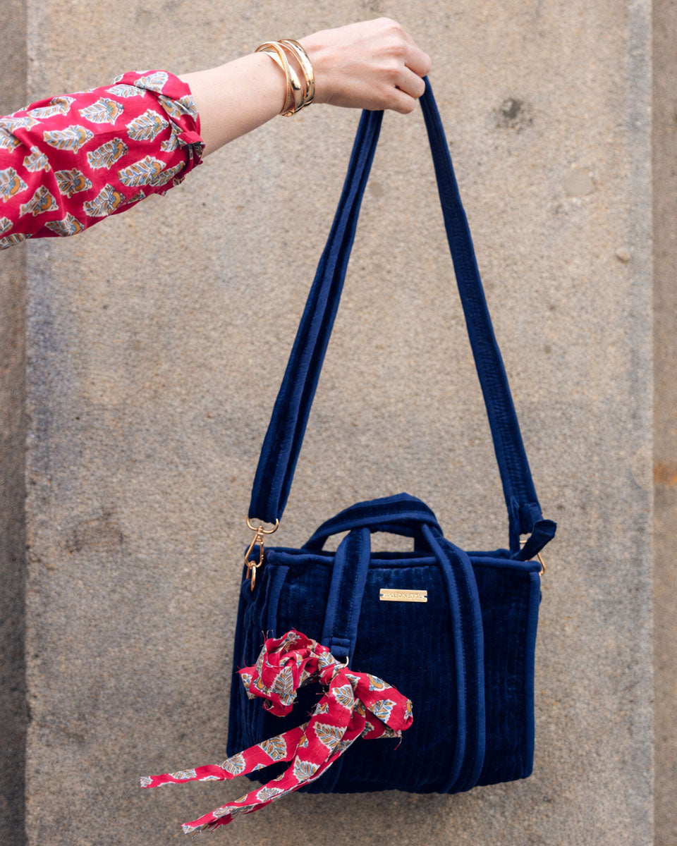 Mini Tote Bag aus Samt - dunkelblau