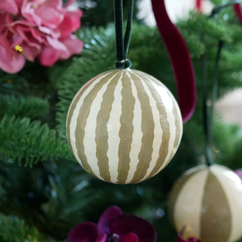 Kugel aus Pappmaché - Streifen