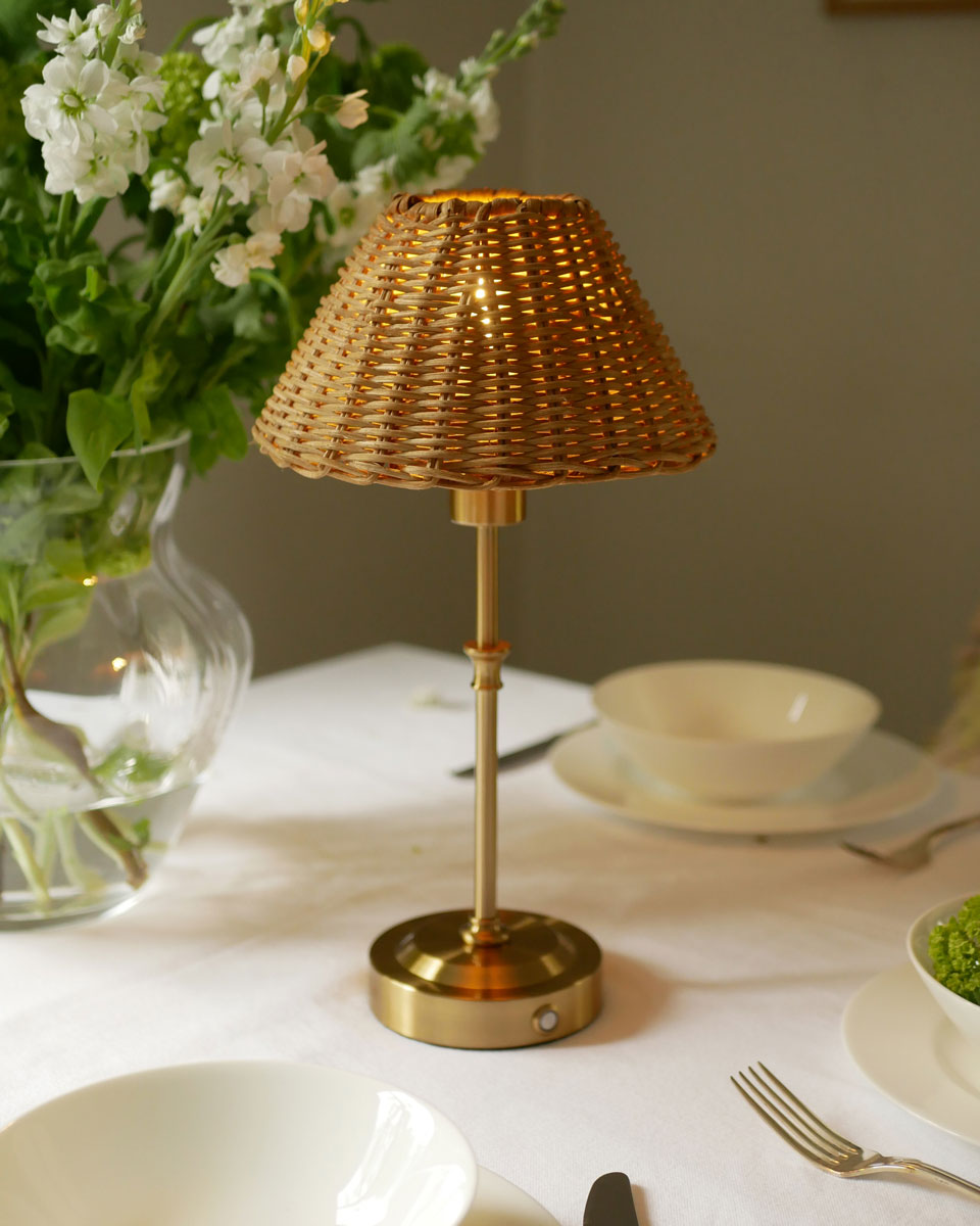 Rattan-Lampenschirm für Akku-Tischleuchte