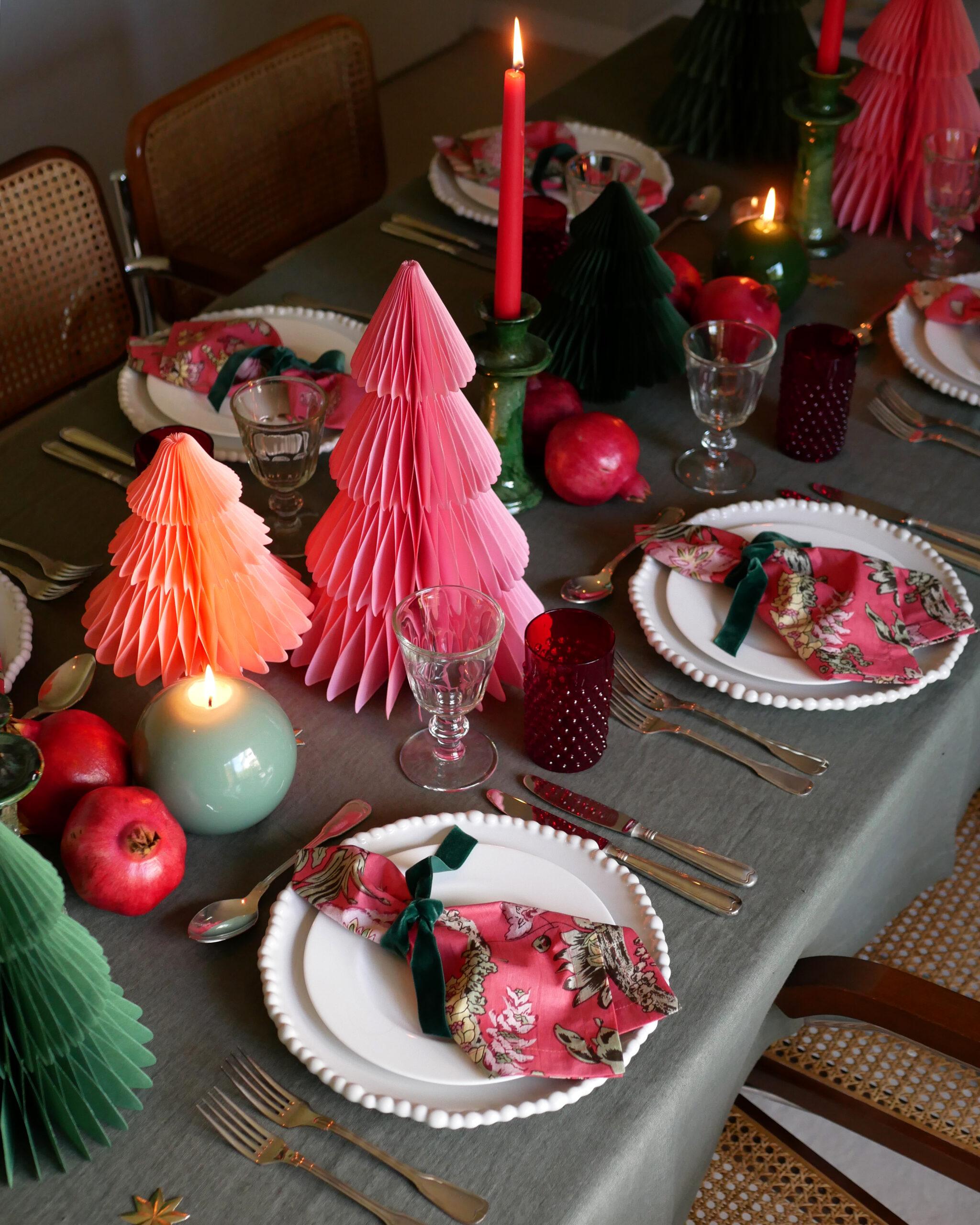 Weihnachtsbäume aus Wabenpapier - Dunkelgrün