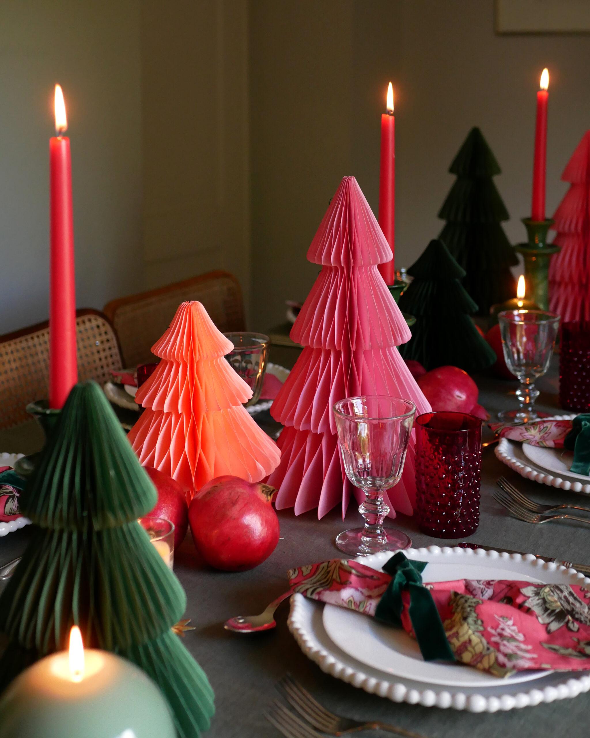 Weihnachtsbäume aus Wabenpapier - Dunkelgrün