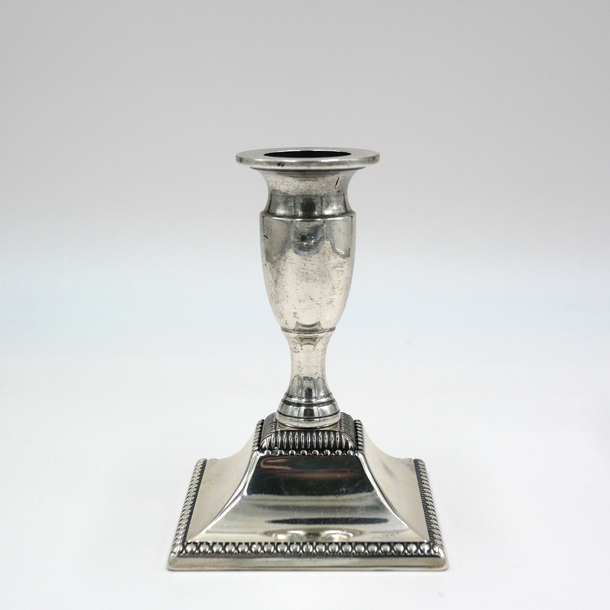 Kerzenhalter aus antikem Silber