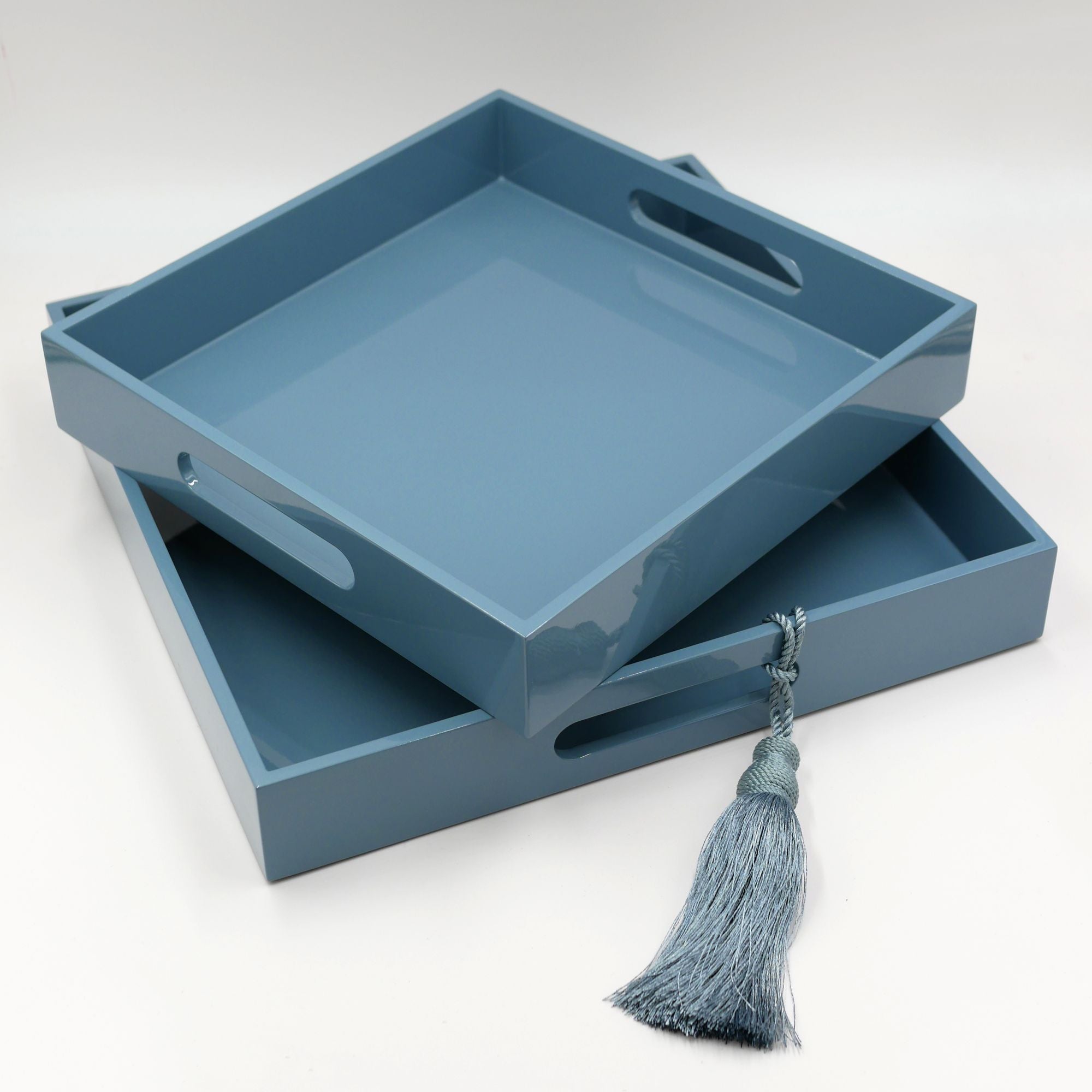 Lacktablett-Set quadratisch mit Griff & Quaste