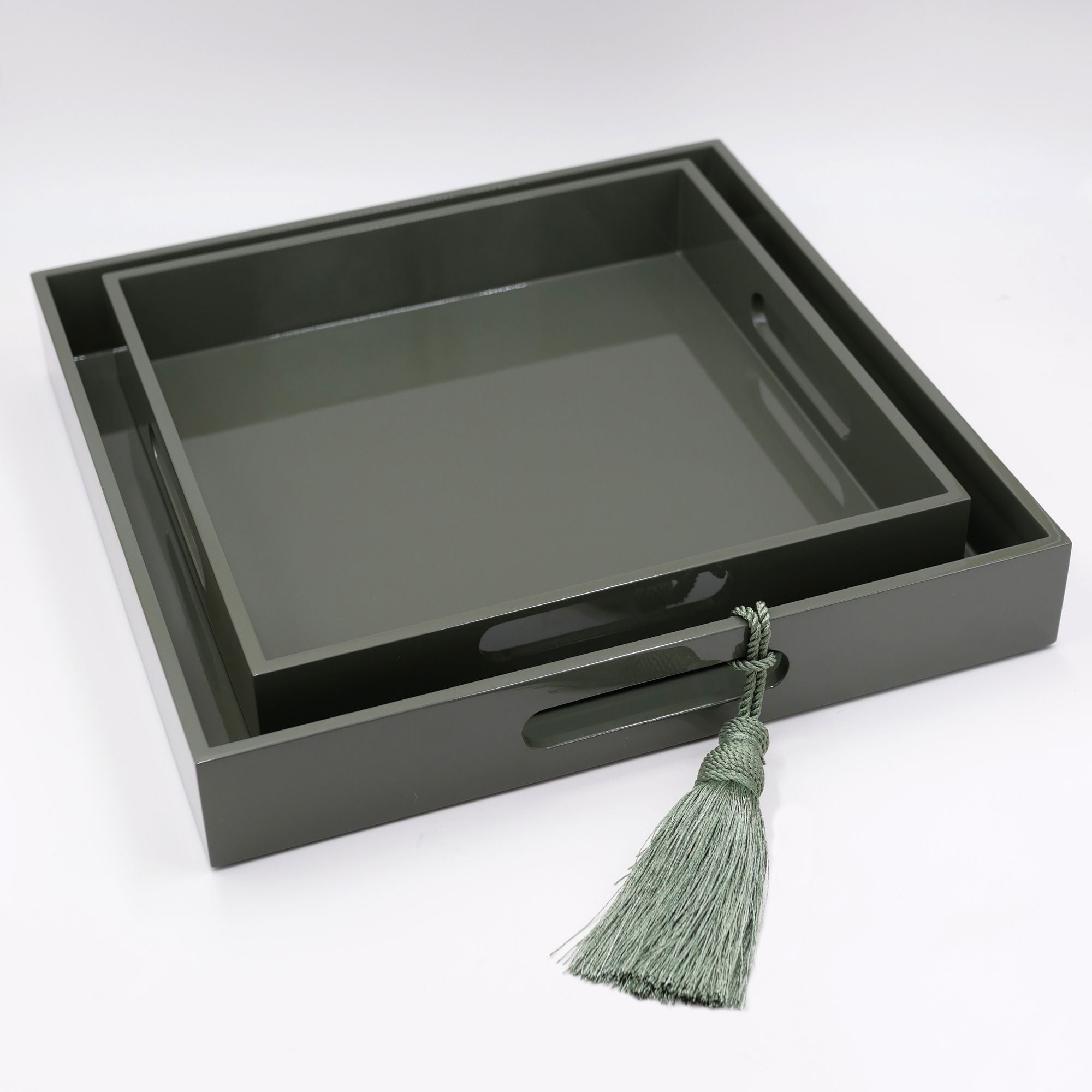 Lacktablett-Set quadratisch mit Quaste