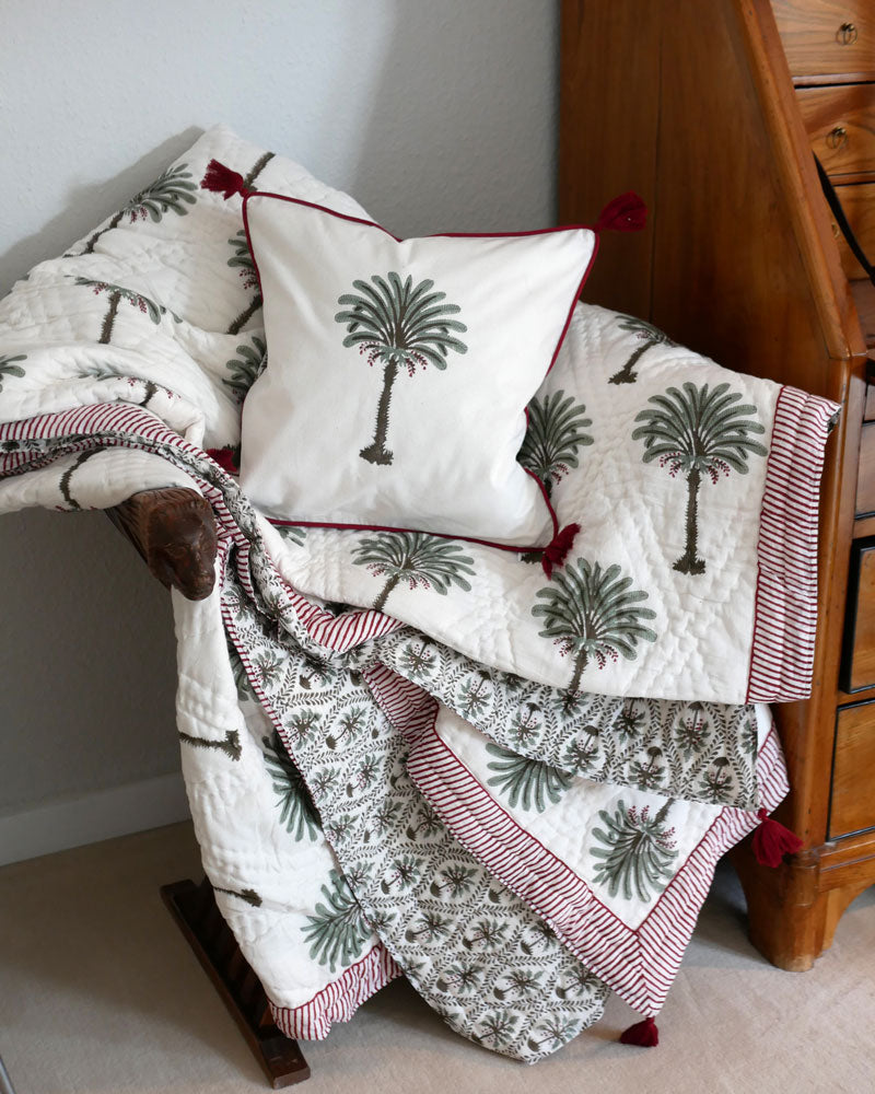 Set: Tagesdecke mit Palmen und 1 Kissen