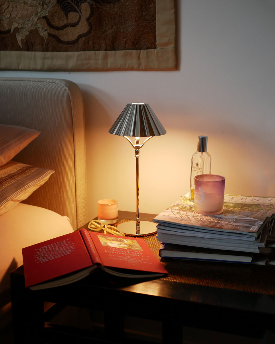 Akku Tischleuchte in Silber