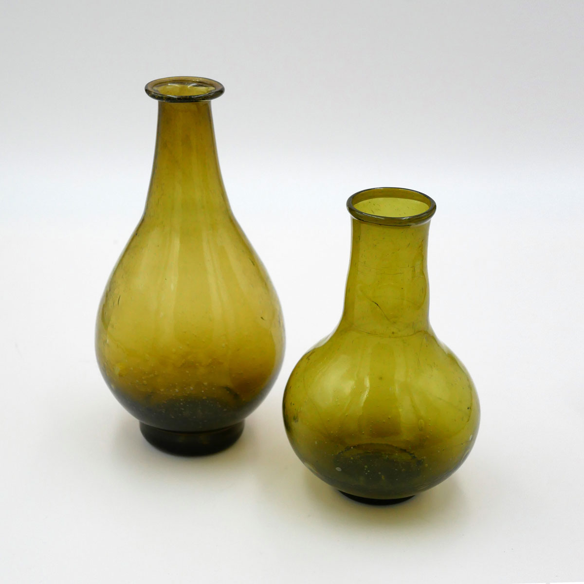Tischvasen-Set aus Glas in Olivgrün