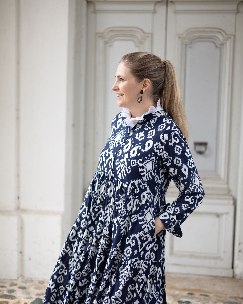 Maxikleid "Maxima" in dunkelblauem Ikat