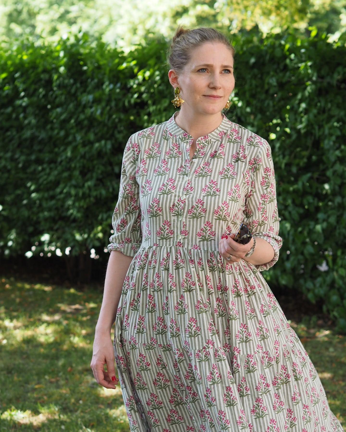 Maxikleid "Lilies & Lines"