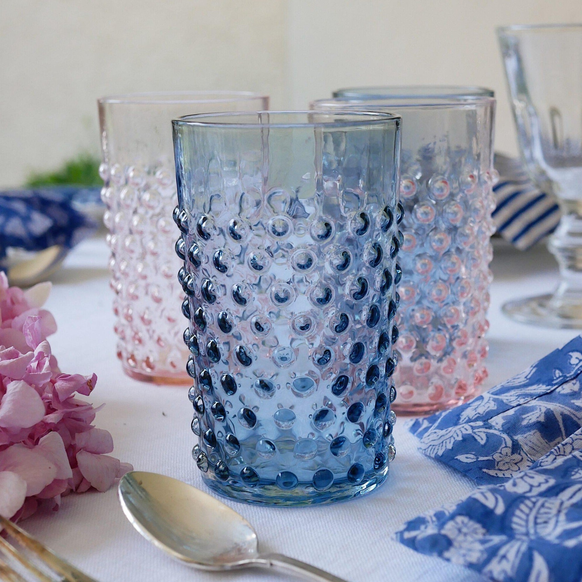 Wasserglas mit Noppen Rauchblau (4er)