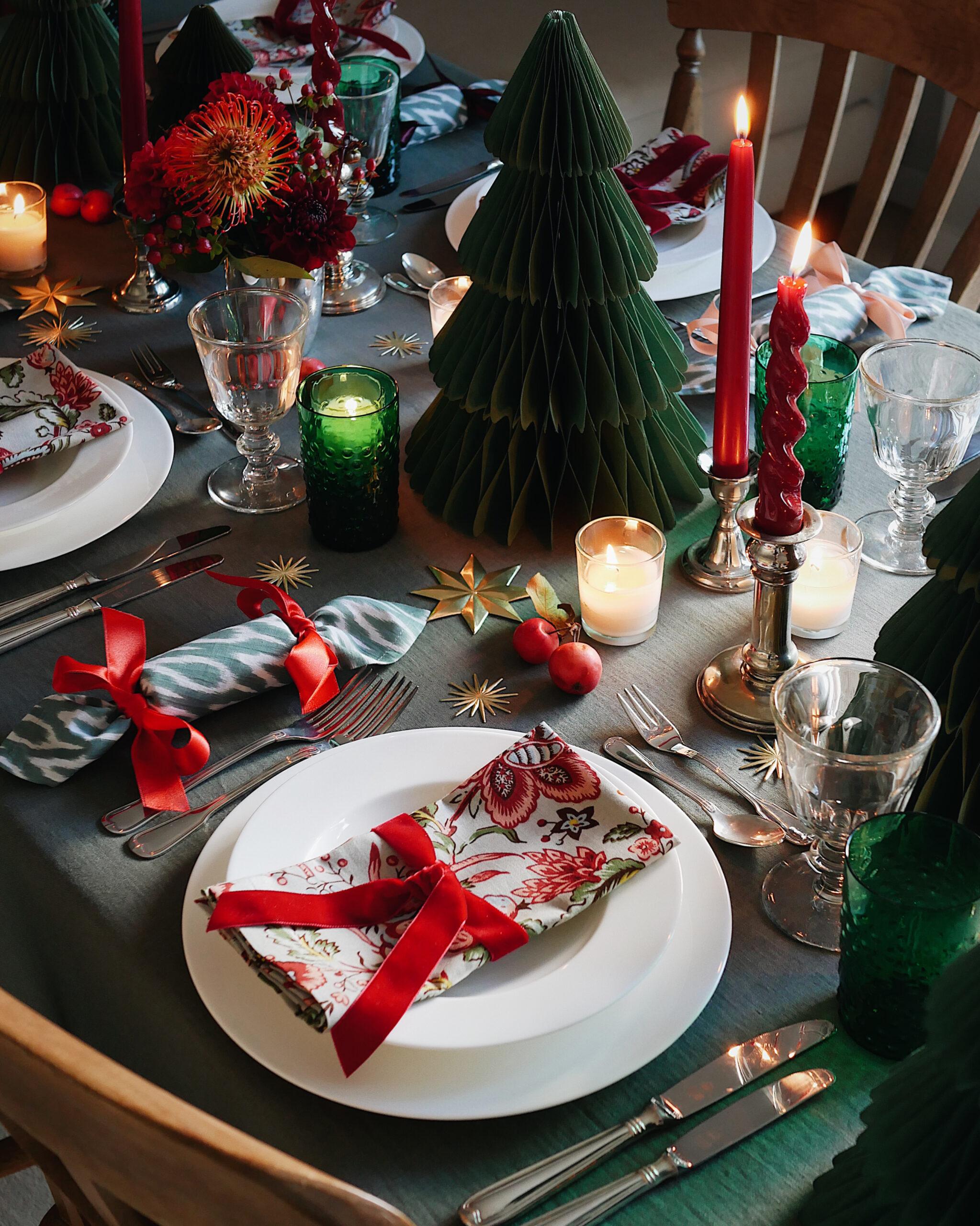 Festliche Weihnachtstafel Salonette - rot und gruen