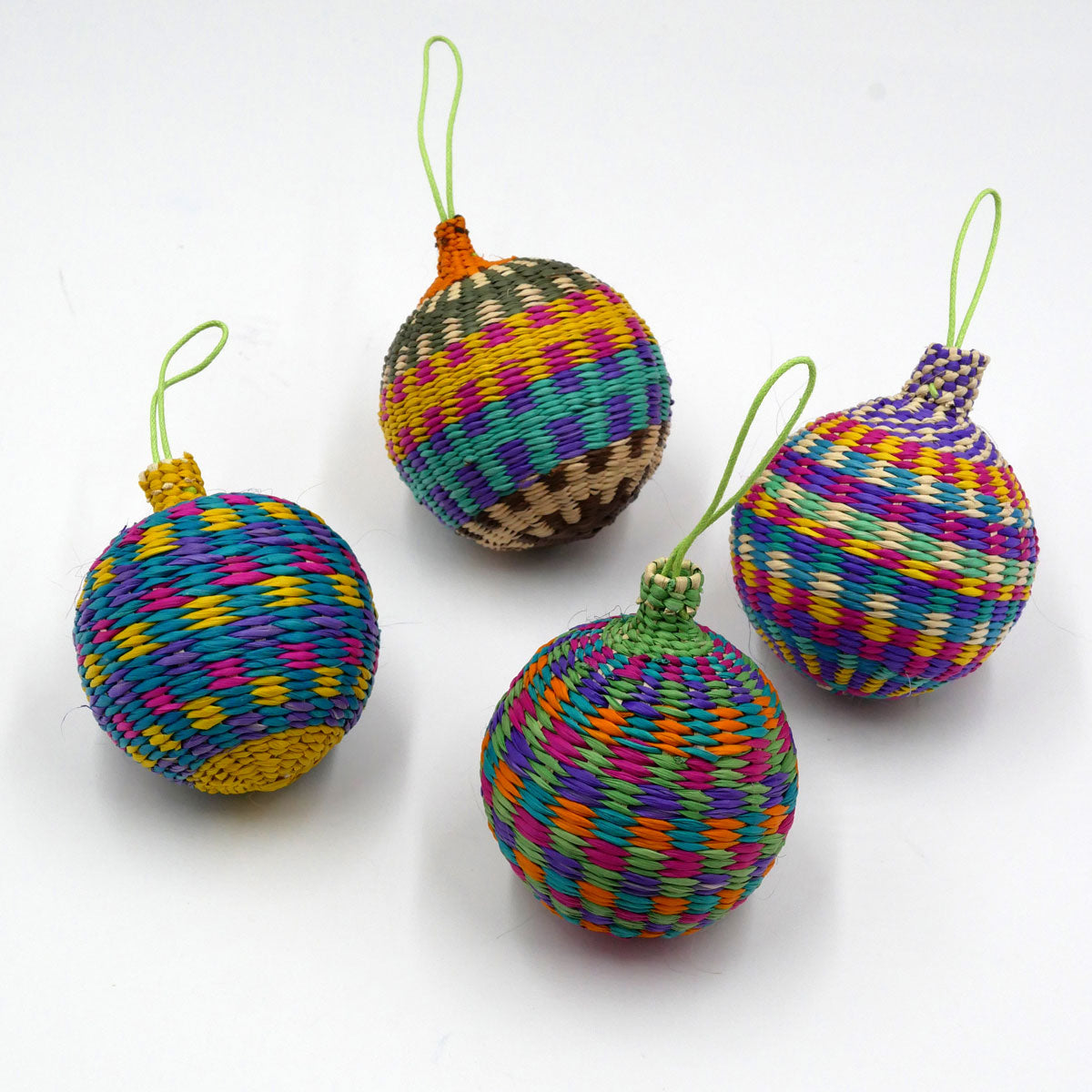 Kugeln aus Palmenstroh