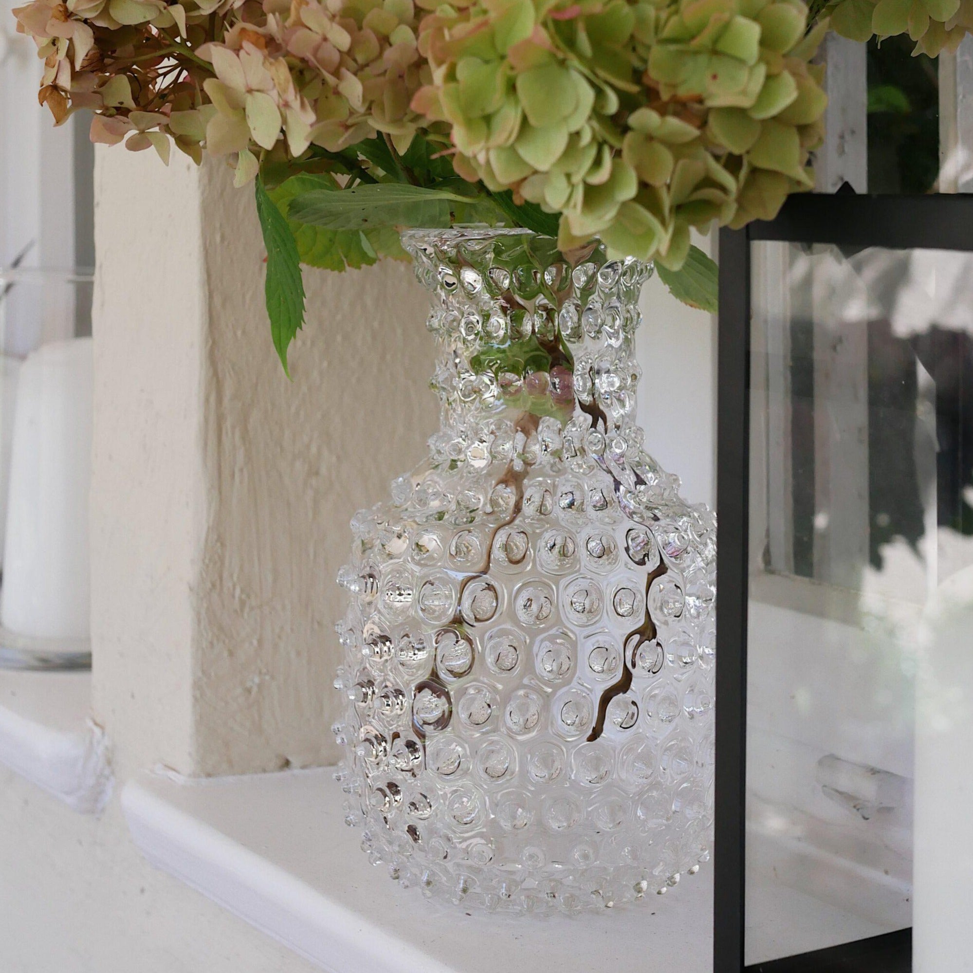 Karaffe / Vase mit Noppen in weiß
