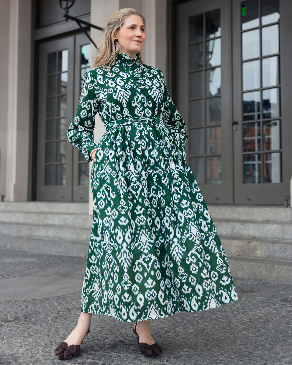 Kleid mit Volantkragen "Leonie" mit dunkelgrünem Ikatmuster