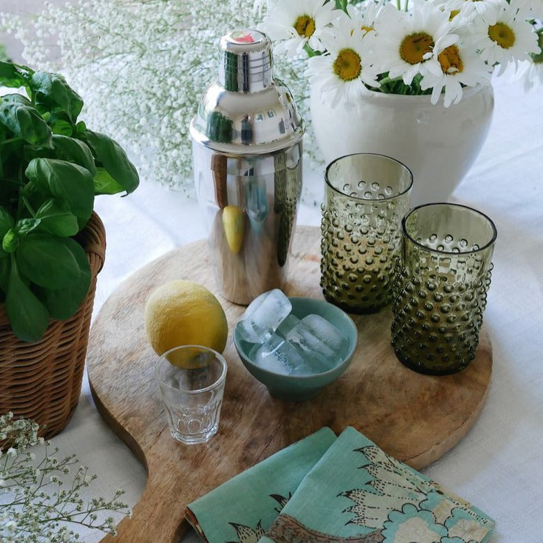 Wasserglas mit Noppen Olivgruen