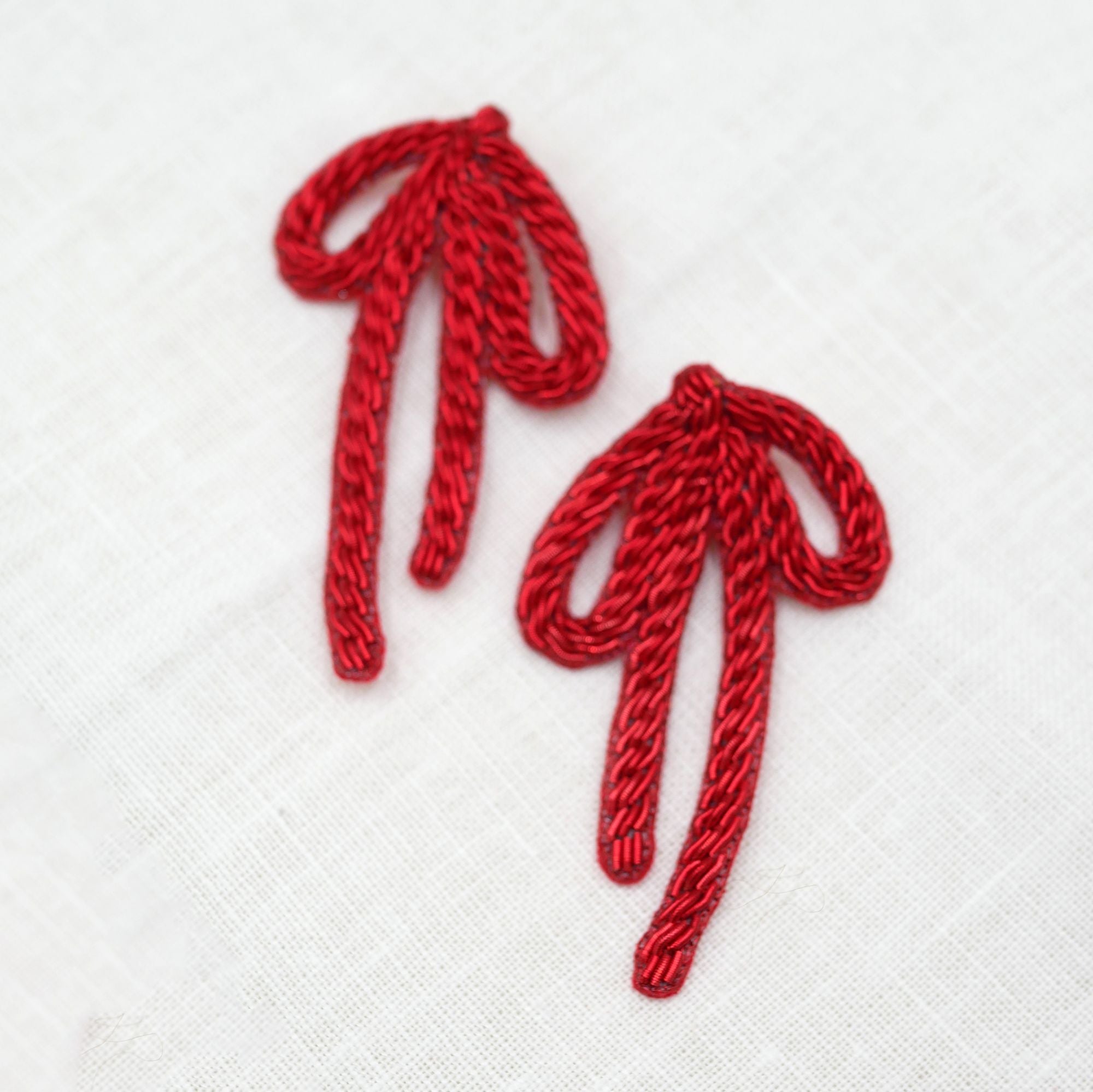 Schleifen-Ohrringe in Rot