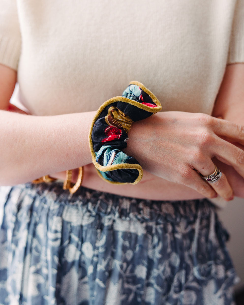 Scrunchie "Black Bird"