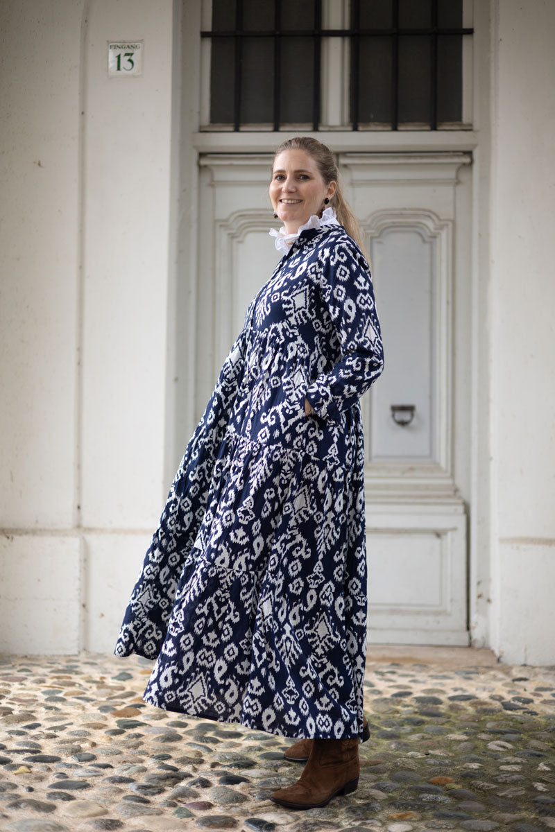 Maxikleid "Maxima" in dunkelblauem Ikat
