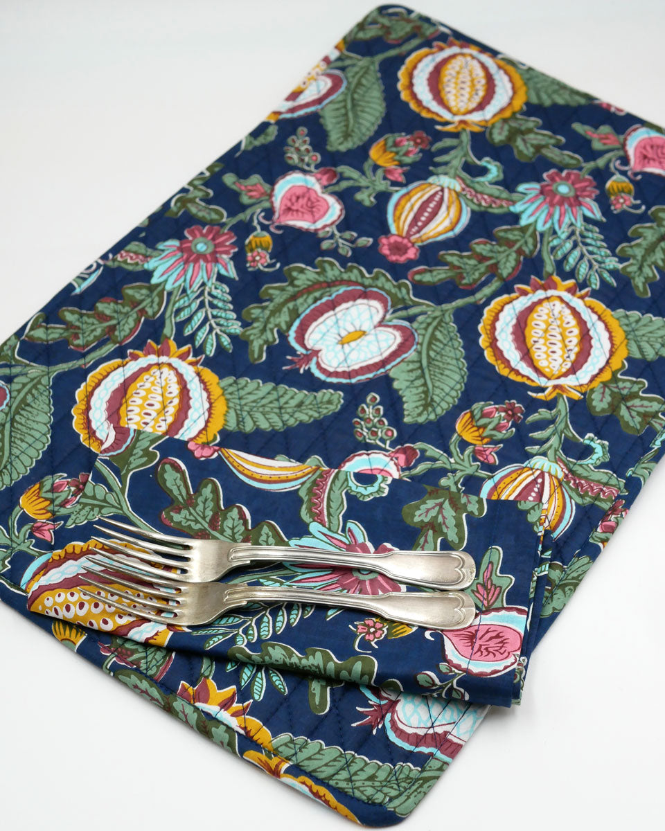 Abgesteppte Tischsets "Secret Garden Dunkelblau - Zweier-Set"