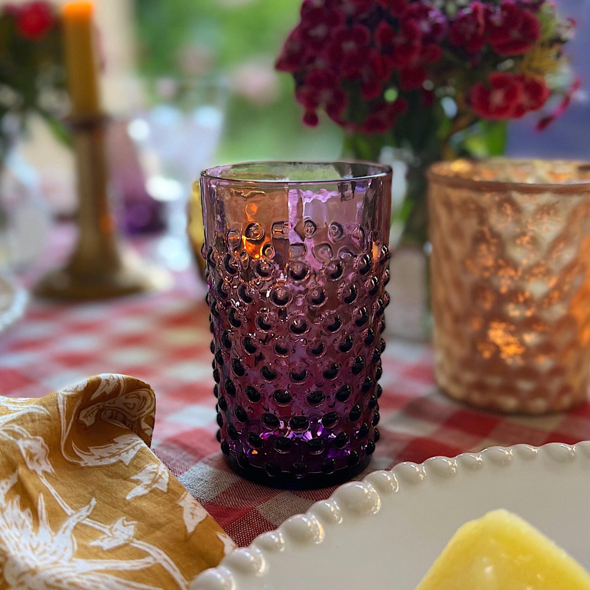 Wasserglas mit Noppen Violett
