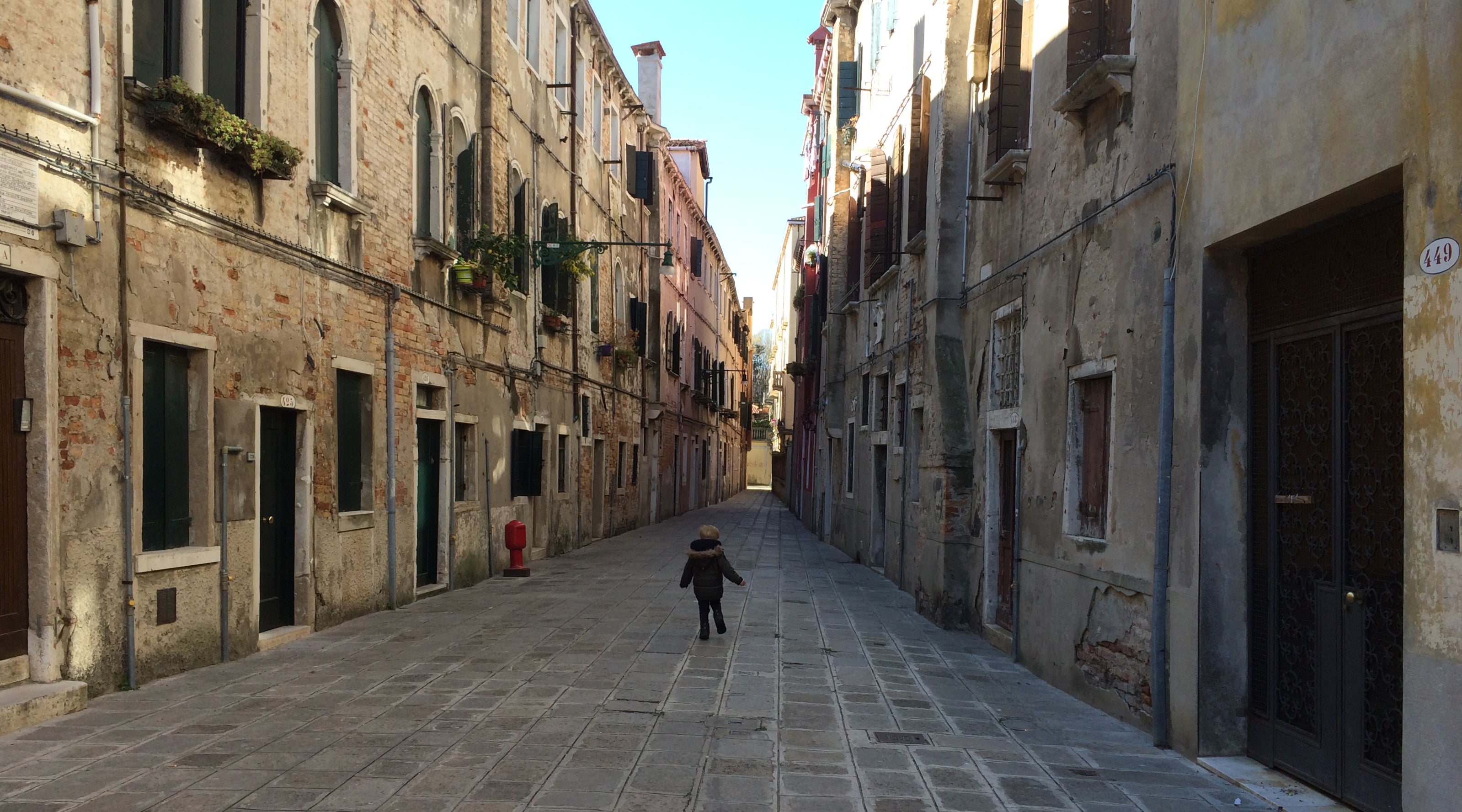 Venedig mit Kindern - Gasse